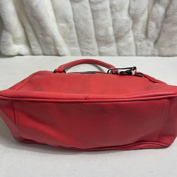 Guess bright orange satchel/Shoulder bag with gold tone hardwares. - Picture 6 of 16